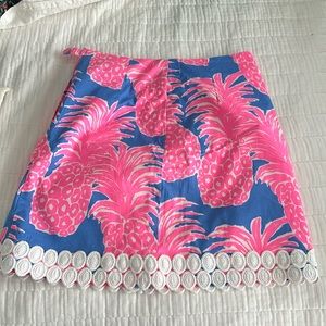 Lilly Pulitzer Palm tree print side zip skirt. Never worn, tags removed.